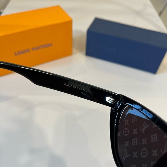 LV sunglassesπ - Picture 8 of 9